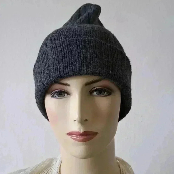 Hat winter knit - Picture 2 of 2